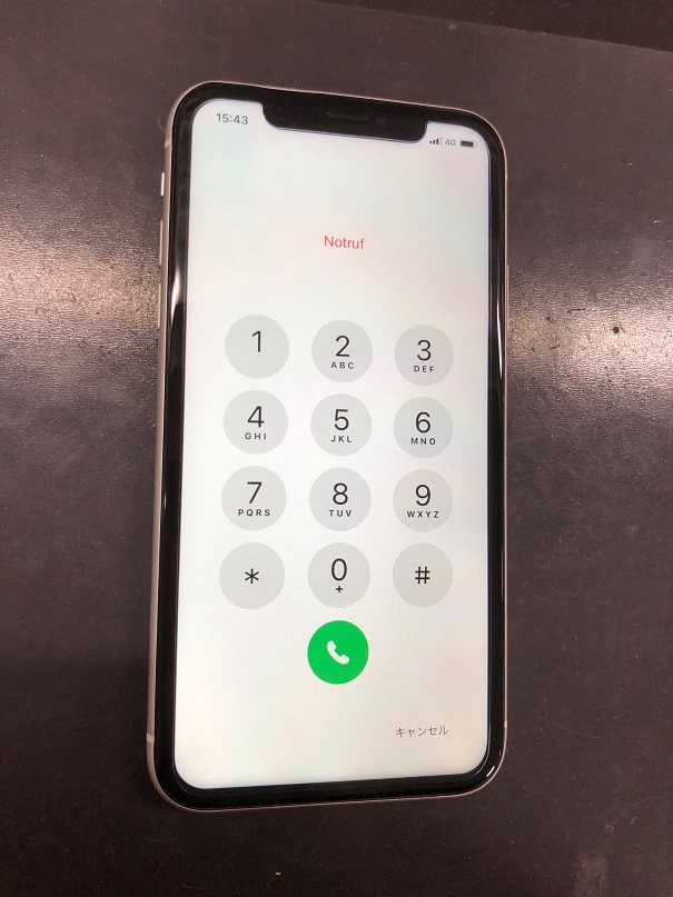 修理後のiPhoneXRです。