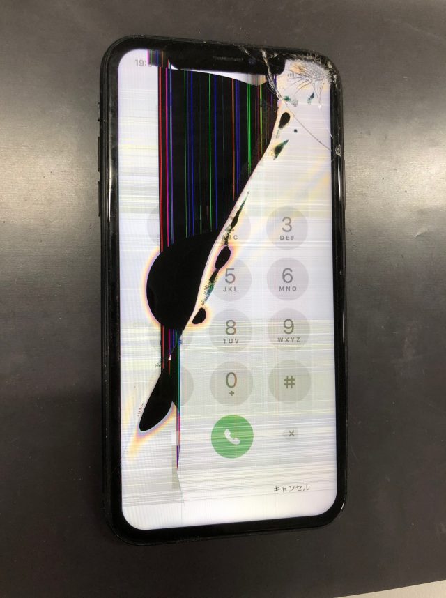 iPhoneXの液漏れです。