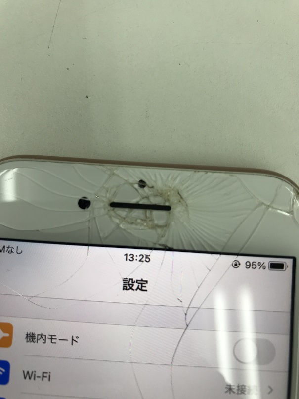 iPhone8ガラス割れ画面交換修理