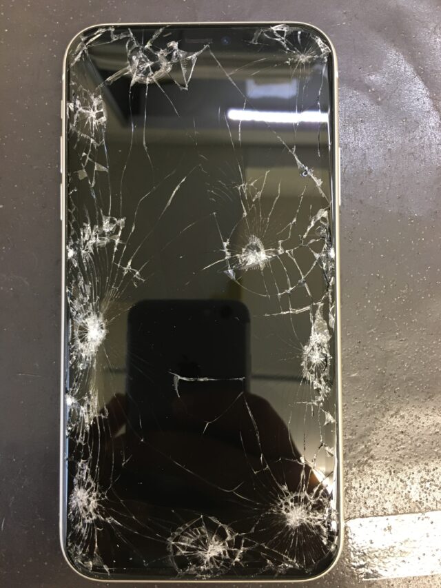 iPhone11　表示不良　修理前