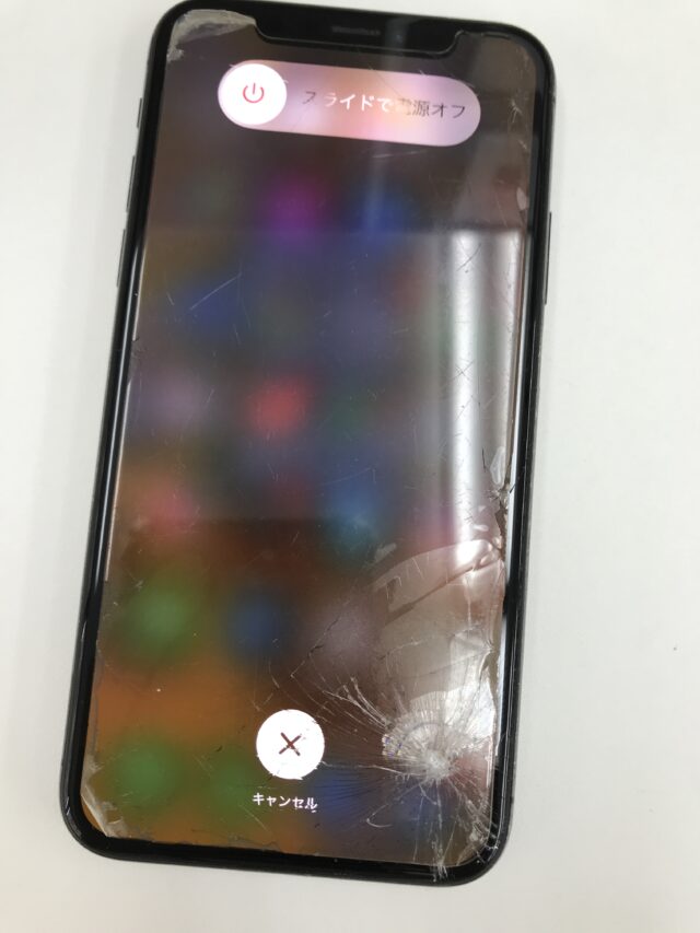 iPhone Xの画面ガラス割れ修理
