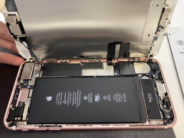 iPhone7Plus液晶交換修理